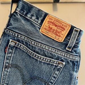VINTAGE Levi's 550 Relaxed Fit Tapered Leg Jeans Short Inseam 1993